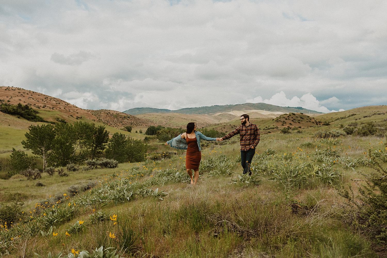 spring-couples-session-boise-foothills