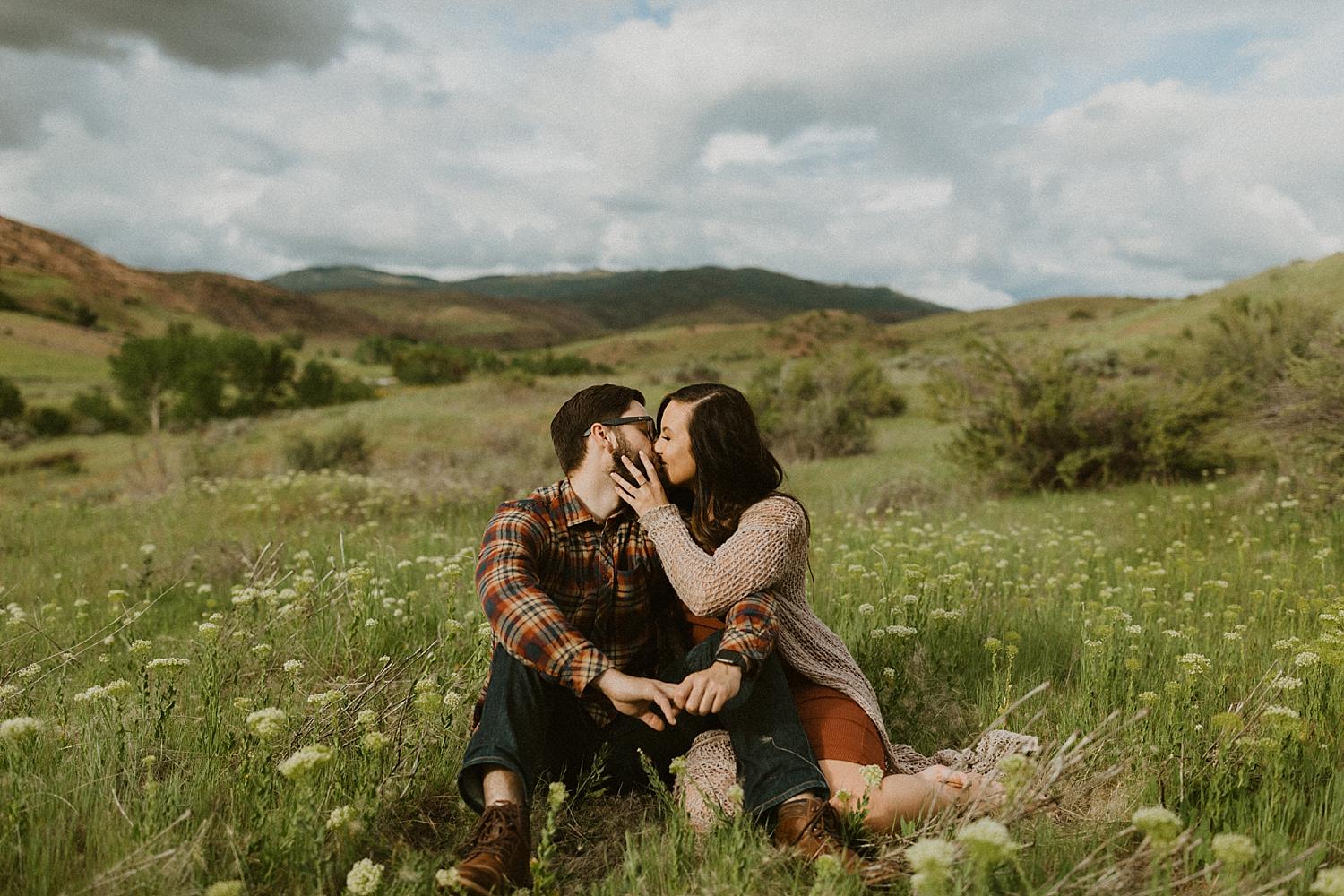 spring-couples-session-boise-foothills